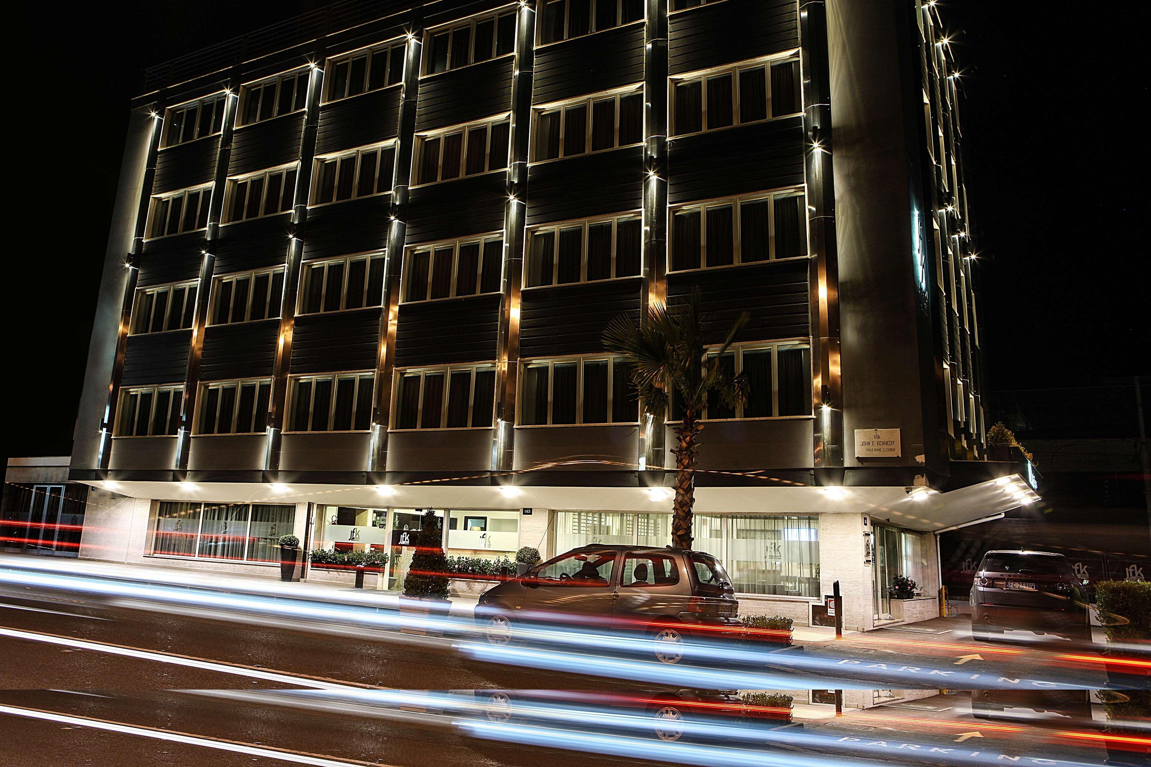 Best Western Plus Scottsdale Thunderbird Suites Exterior photo