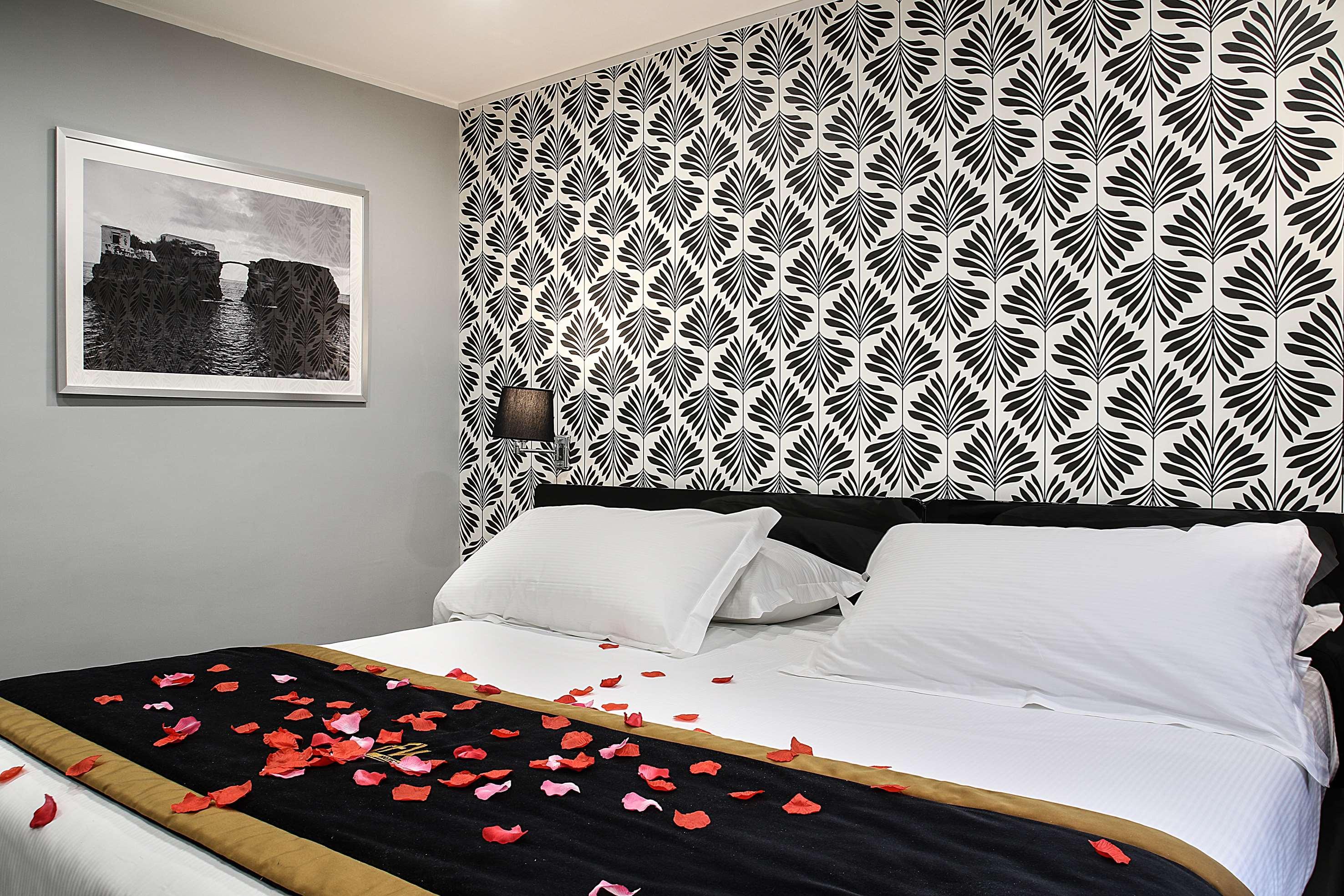 Best Western Plus Scottsdale Thunderbird Suites Exterior photo