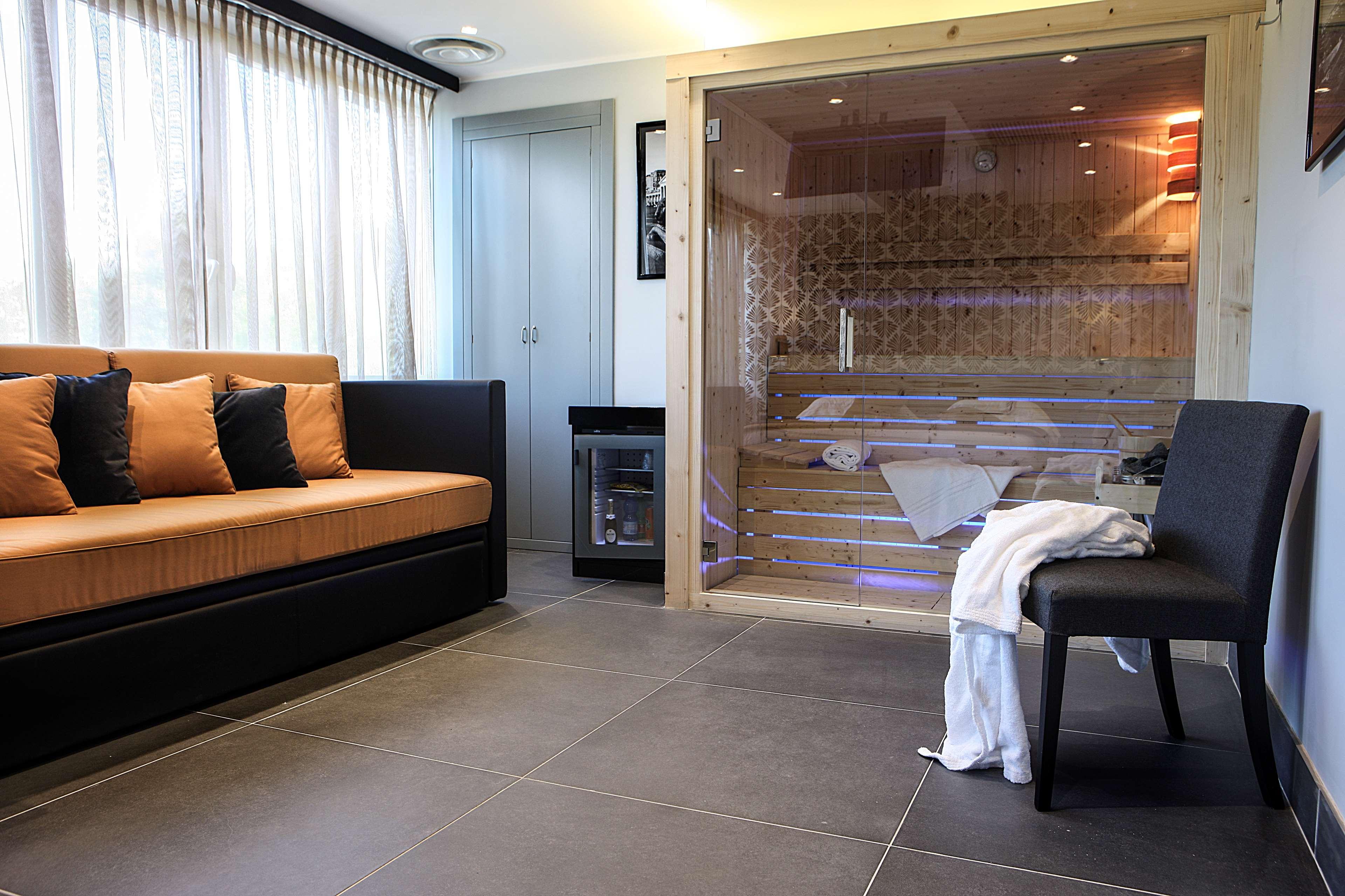 Best Western Plus Scottsdale Thunderbird Suites Exterior photo