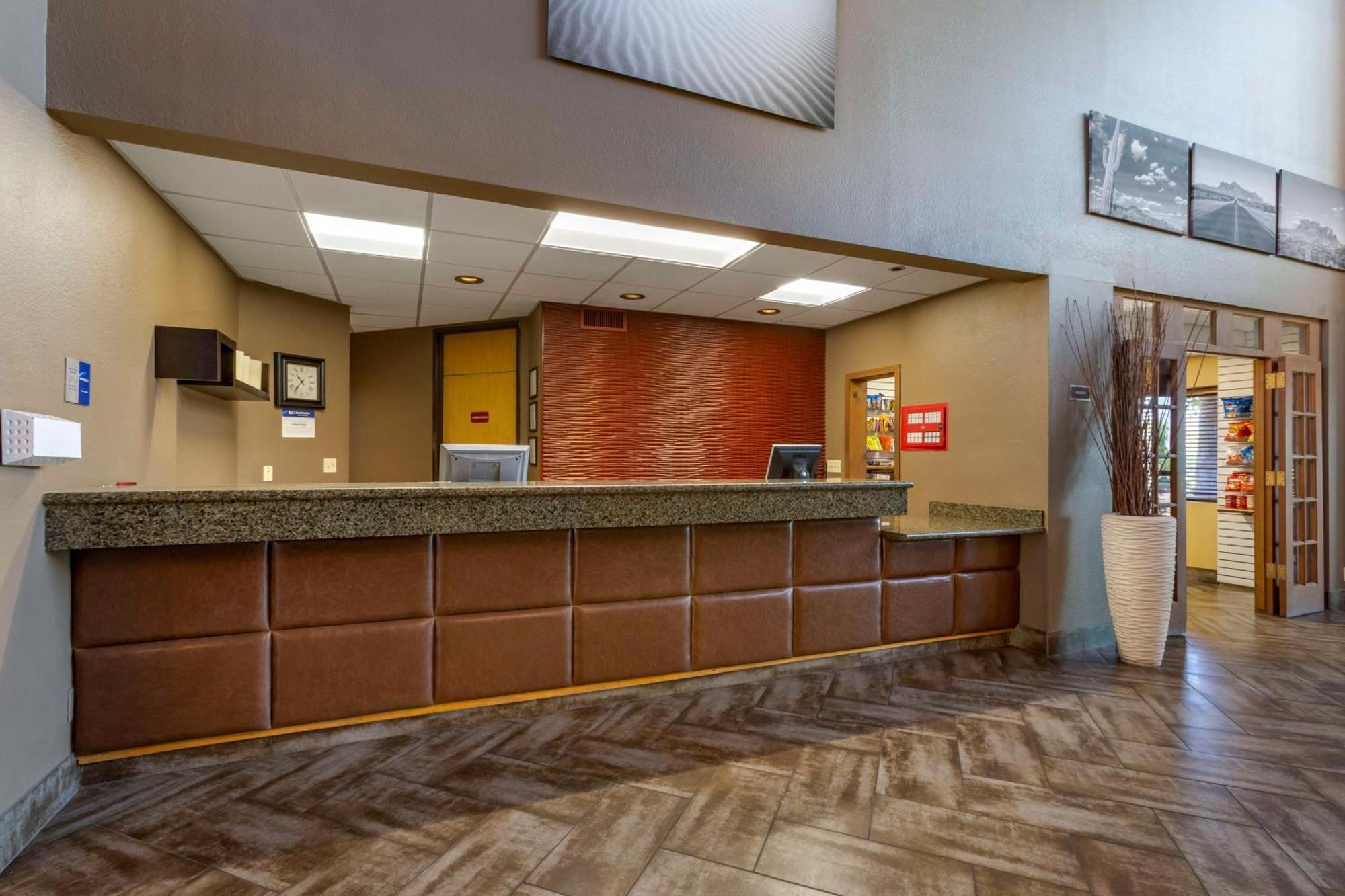 Best Western Plus Scottsdale Thunderbird Suites Exterior photo