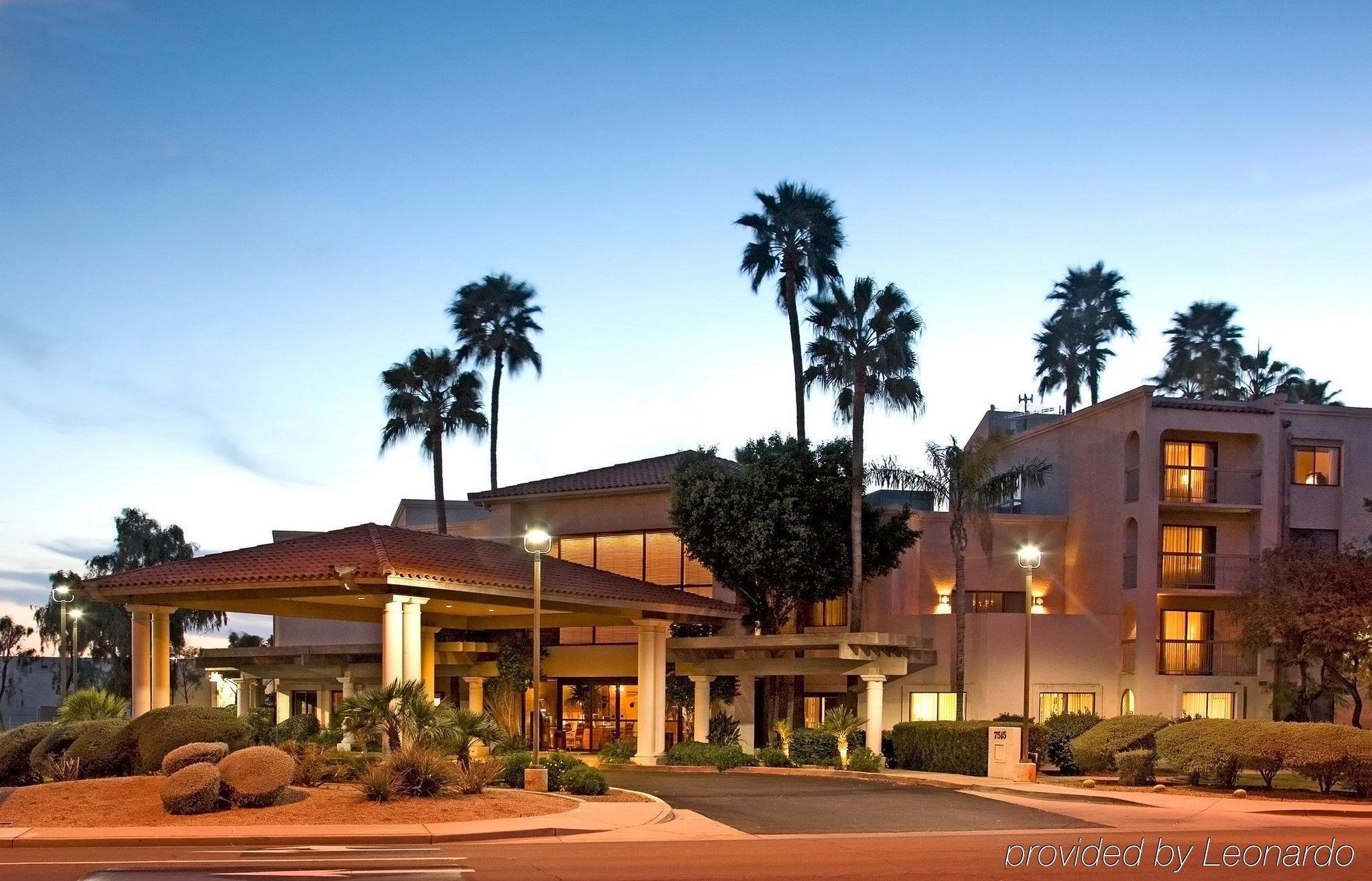 Best Western Plus Scottsdale Thunderbird Suites Exterior photo